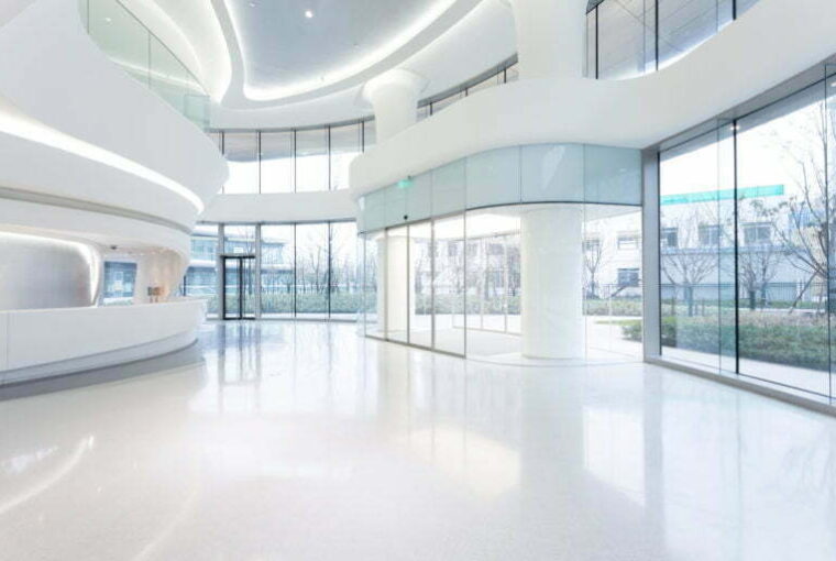 wnętrza futurystycznego budynku